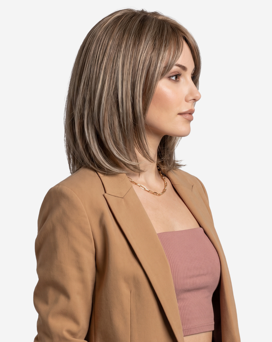 Perucă Best Seller Cassie Şaten Mediu şuviţat cu Blond Gray