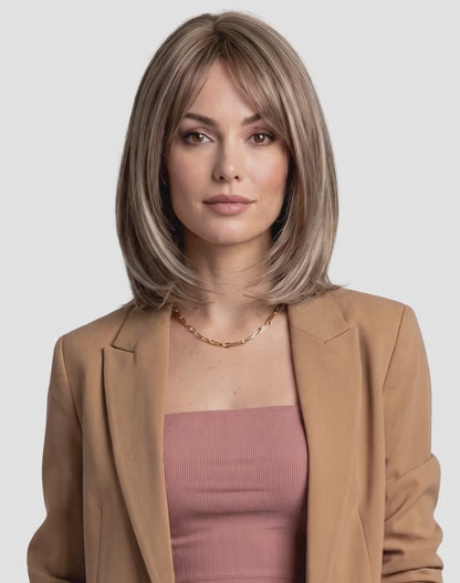Perucă Best Seller Cassie Şaten Mediu şuviţat cu Blond Gray